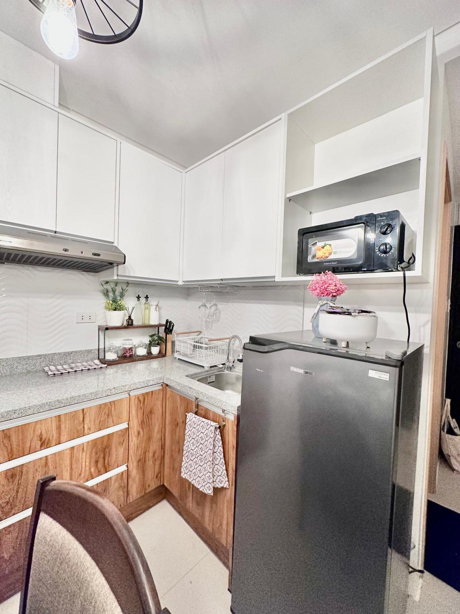 Aesthetic One Bedroom Beside Sm W Pool, Wifi And Netflix Cagayan de Oro Exterior foto