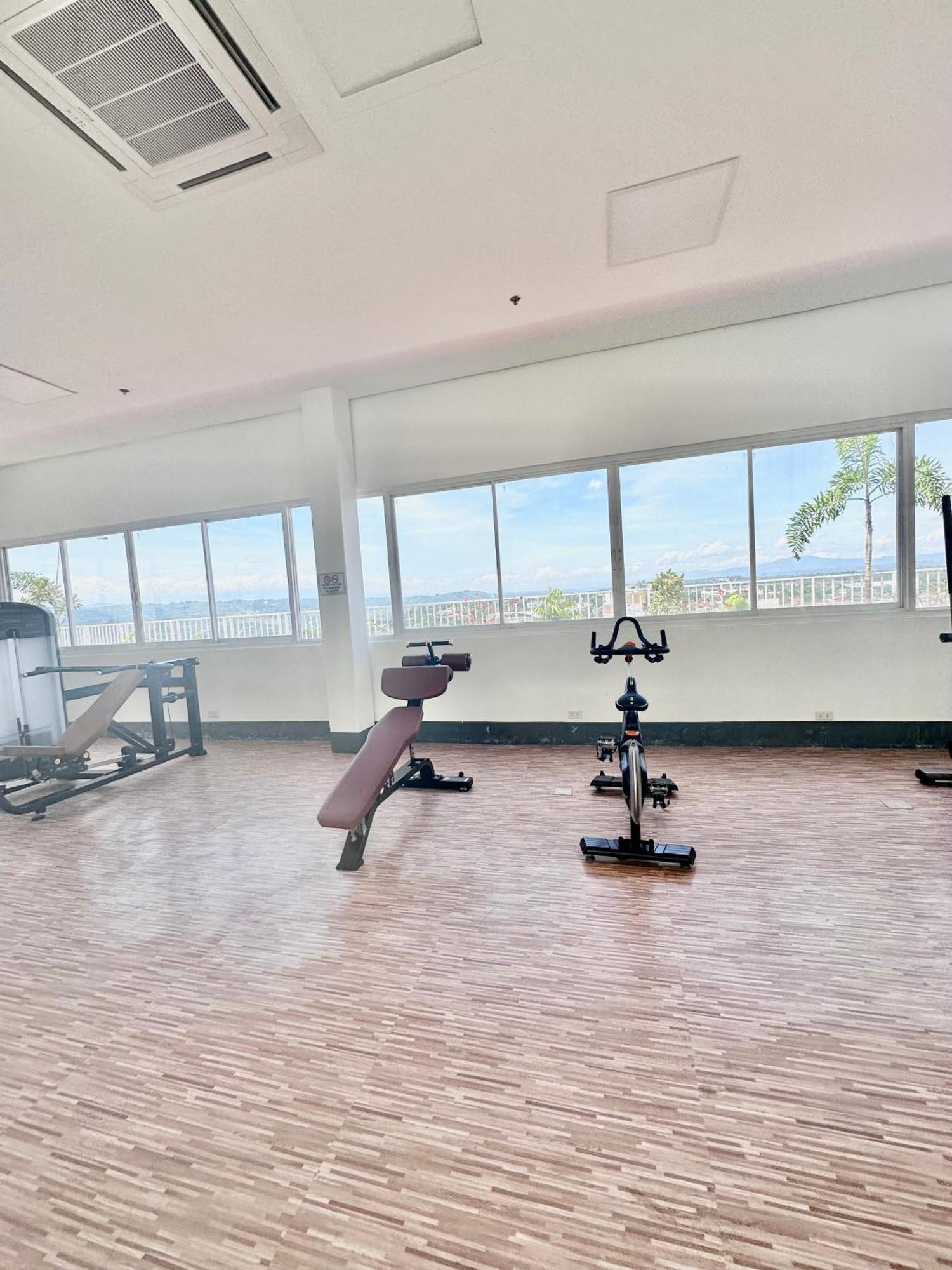 Aesthetic One Bedroom Beside Sm W Pool, Wifi And Netflix Cagayan de Oro Exterior foto