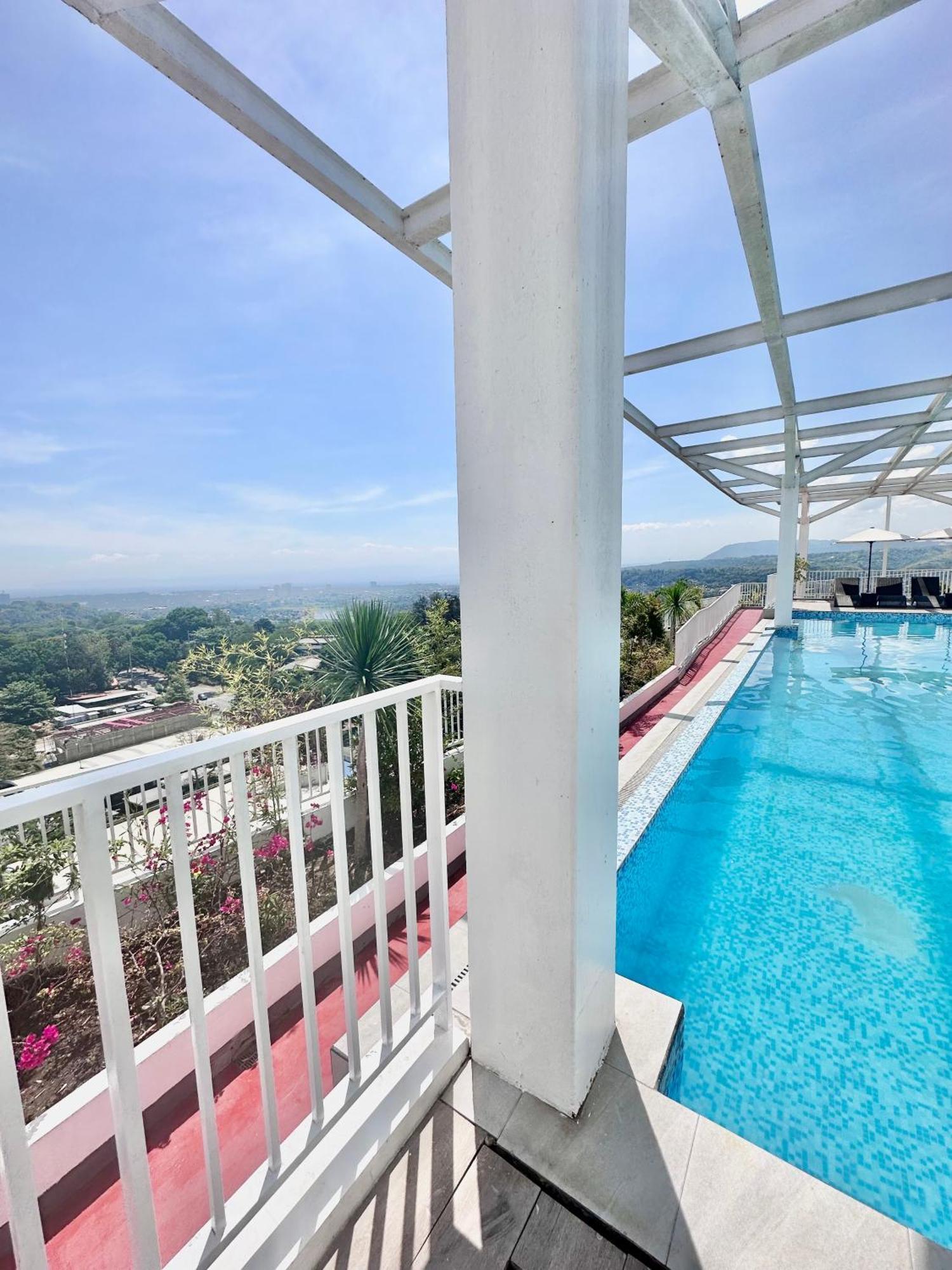 Aesthetic One Bedroom Beside Sm W Pool, Wifi And Netflix Cagayan de Oro Exterior foto