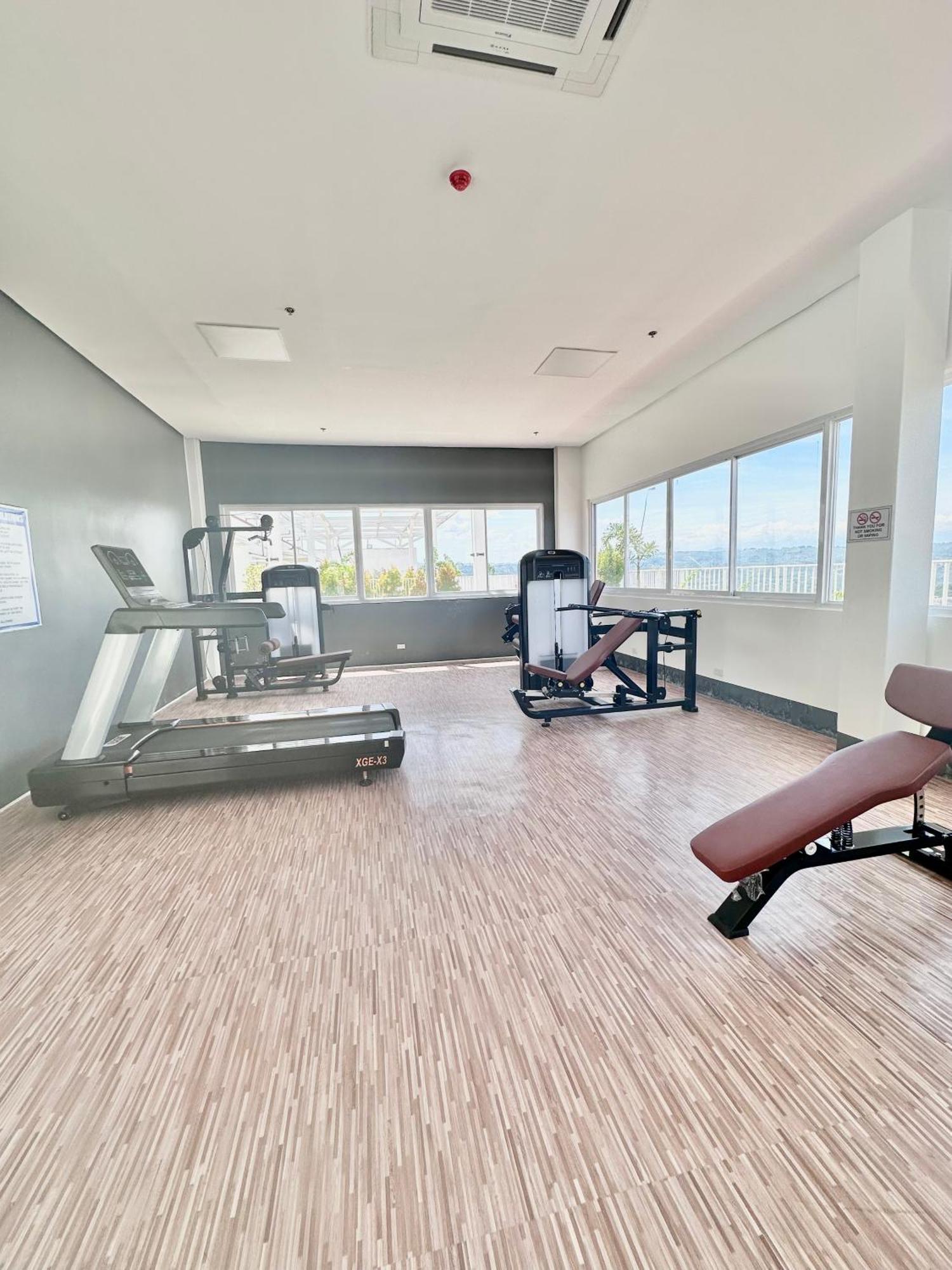 Aesthetic One Bedroom Beside Sm W Pool, Wifi And Netflix Cagayan de Oro Exterior foto