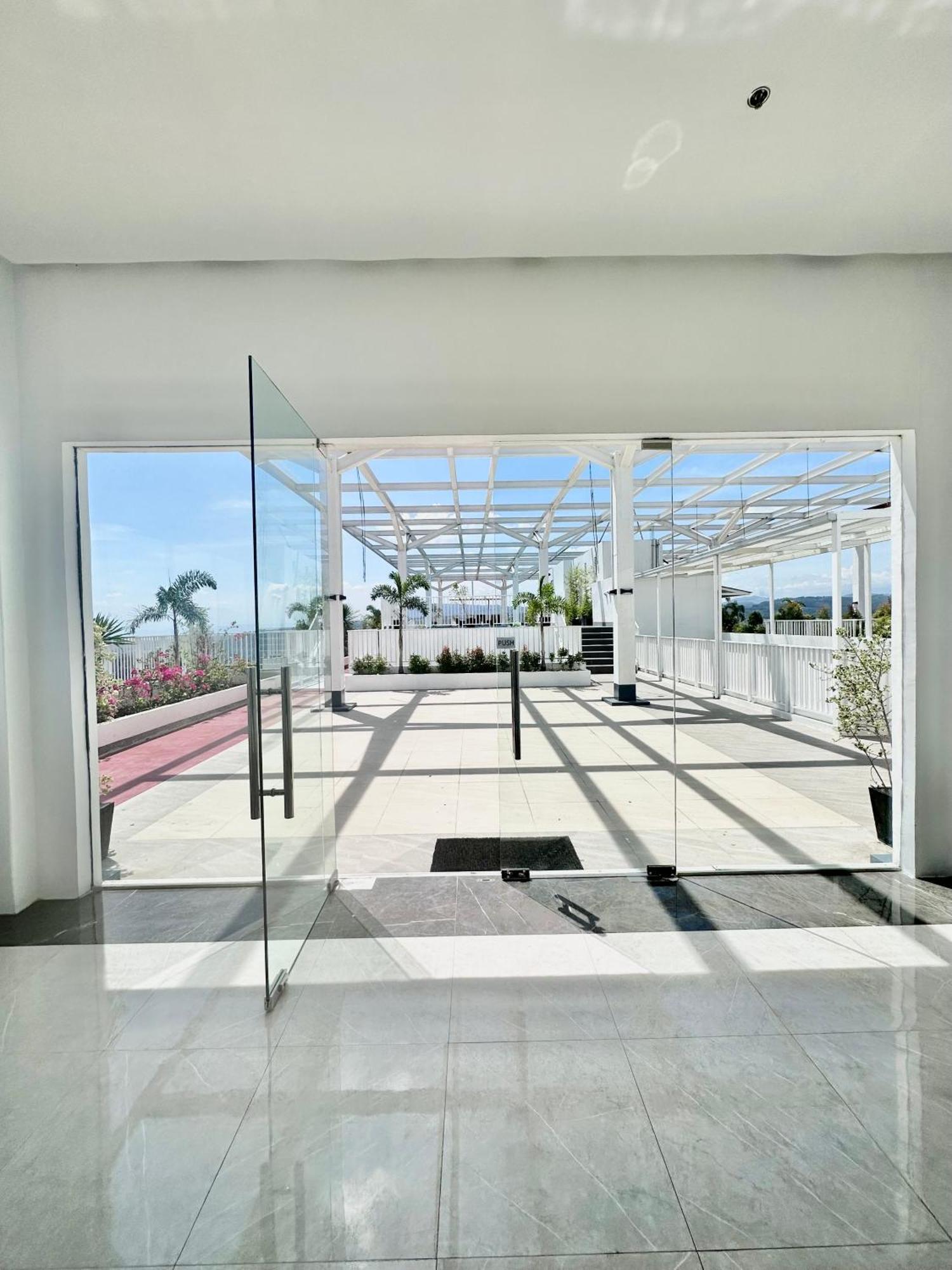 Aesthetic One Bedroom Beside Sm W Pool, Wifi And Netflix Cagayan de Oro Exterior foto